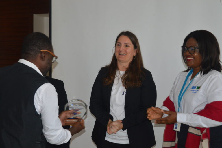 Under the Local Empowerment and Development - Civil Society (CS LEAD) project, PIN is transforming Zambia's civil society sector. In partnership with JCTR and Support for the European Union, we held a Grants Awards Ceremony in Lusaka, where we presented grants meant to support more inclusive governance and sustainable development outcomes at the local level for local CSOs.