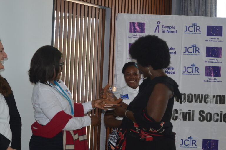 Under the Local Empowerment and Development - Civil Society (CS LEAD) project, PIN is transforming Zambia's civil society sector. In partnership with JCTR and Support for the European Union, we held a Grants Awards Ceremony in Lusaka, where we presented grants meant to support more inclusive governance and sustainable development outcomes at the local level for local CSOs.